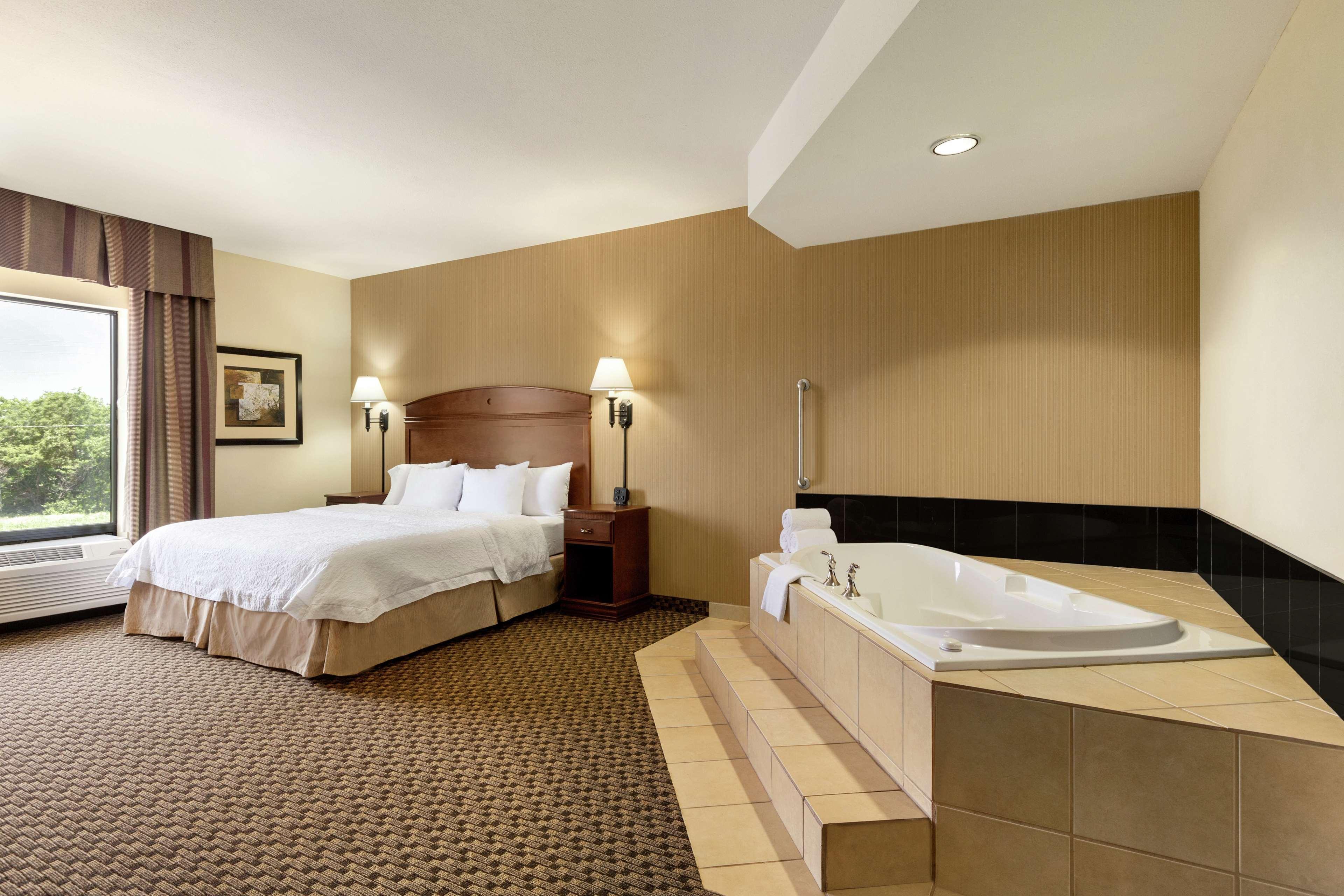 Hampton Inn Duncan Exterior photo