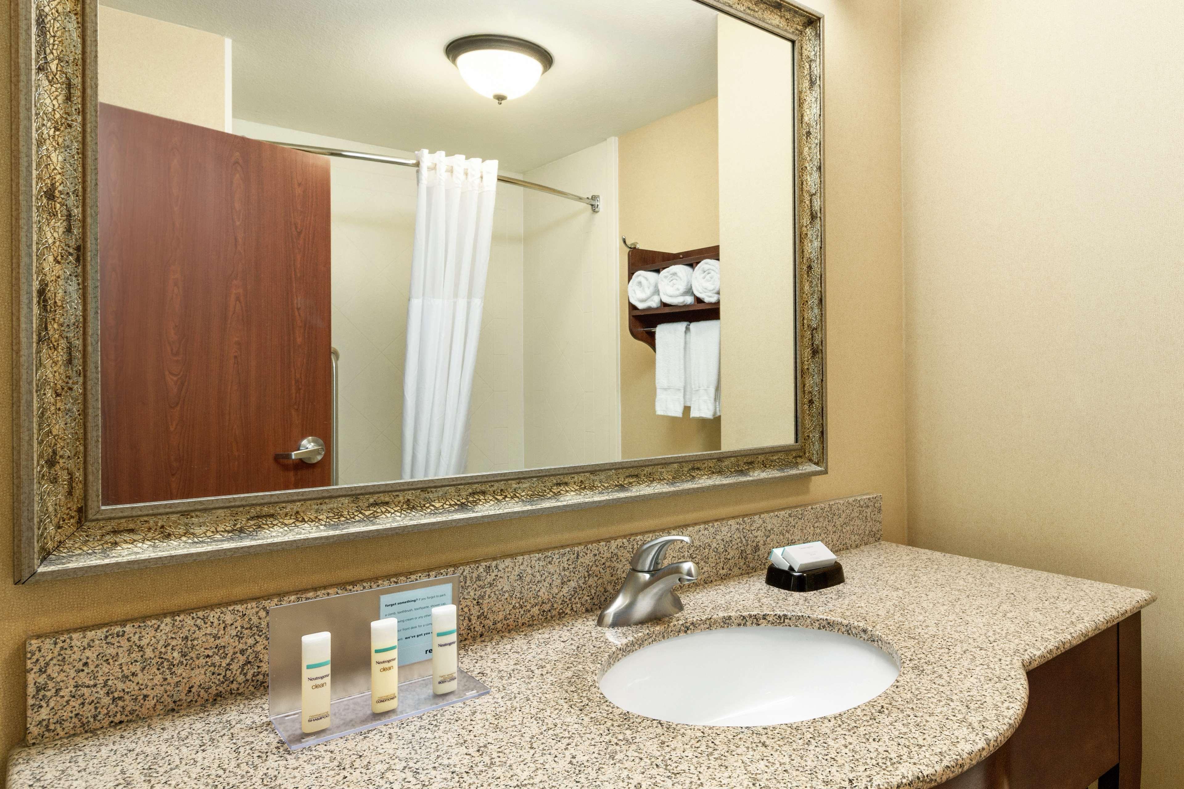 Hampton Inn Duncan Exterior photo